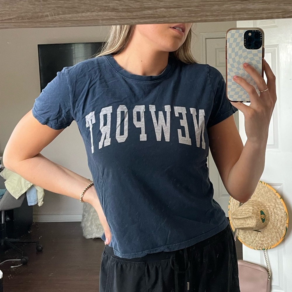 BRANDY MELVILLE Newport Baby Tee